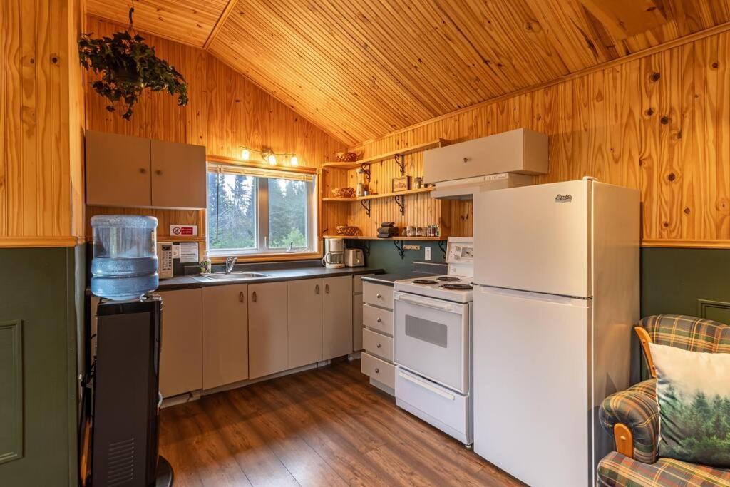 Chalet Refuge Rustic Borde Par Riviere Et La Nature